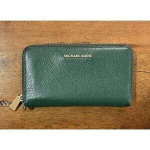 Michael Kors Jet Set Travel Continental Zip Wallet Green Leather Saffiano GUC